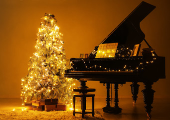 Season's Greetings from Nanqiao Lyu's Piano Studio!